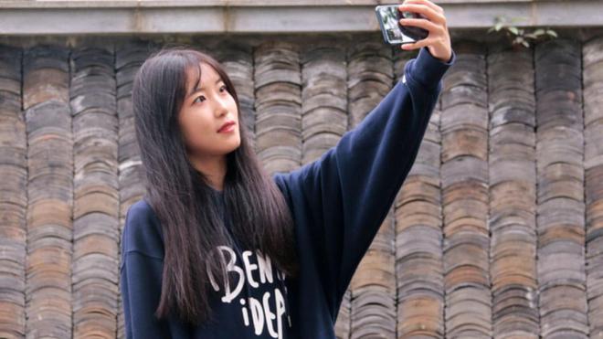 圣诞精灵 视频海报