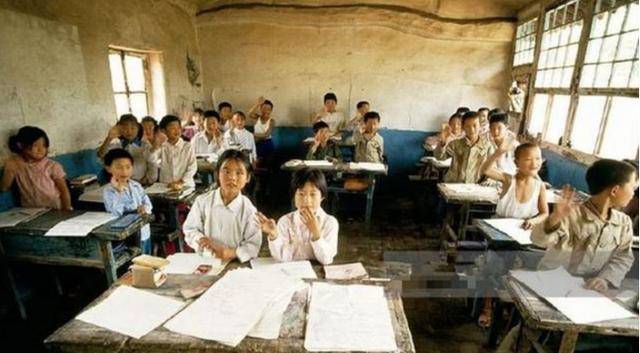 僵尸100：在成为僵尸前要做的100件事 视频海报