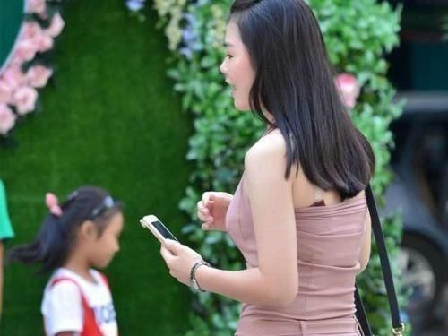 倾城十月 视频缩略图