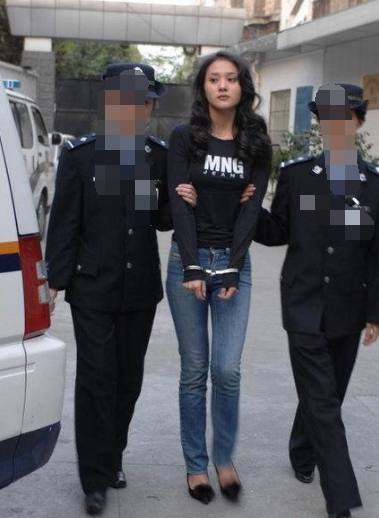 名侦探柯南 灰原哀物语～黑铁的神秘列车 视频缩略图