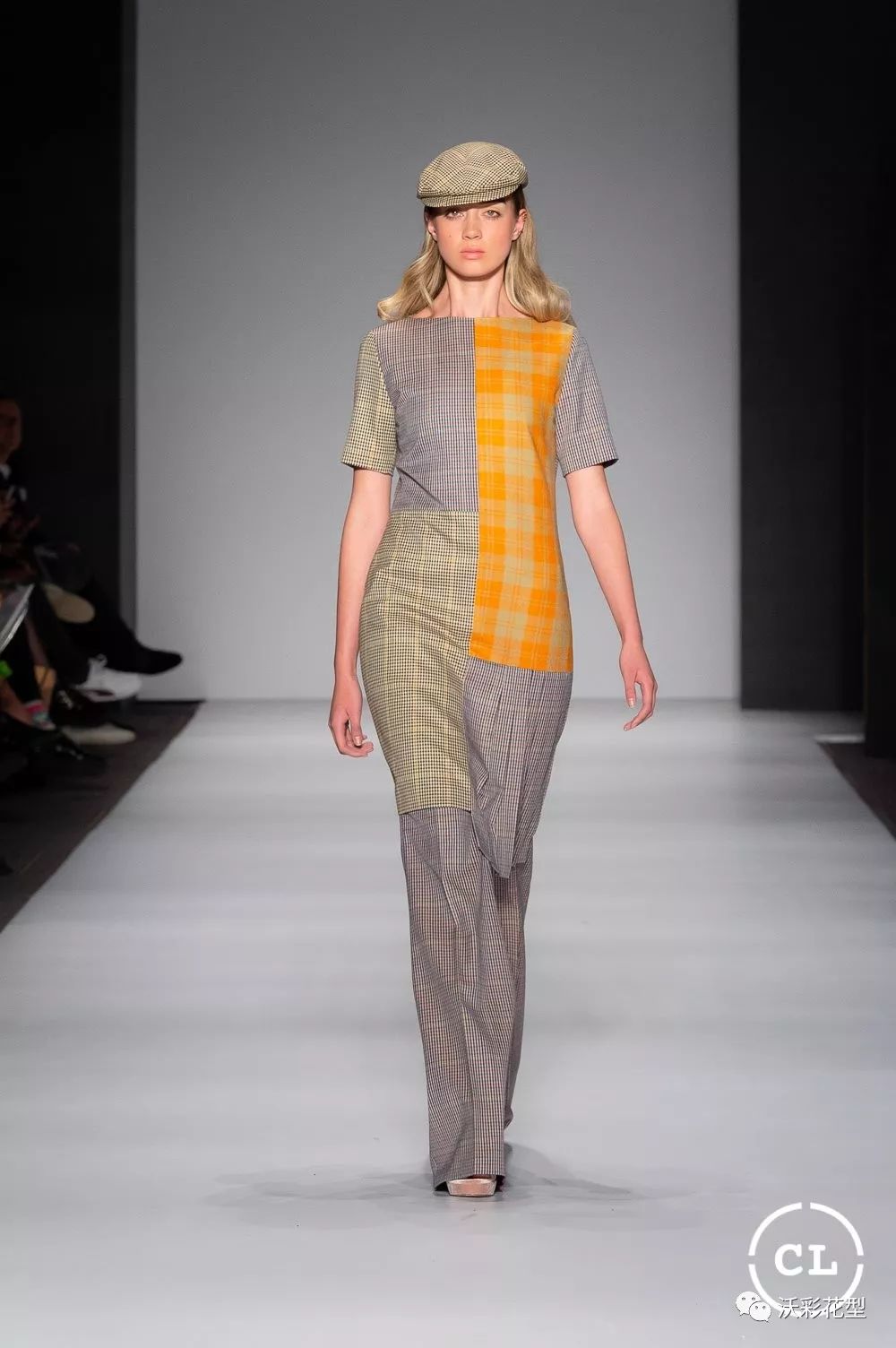 伤物语 -历与吸血鬼 视频缩略图