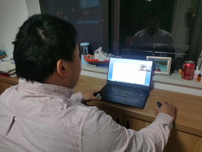 同在蓝天下 视频缩略图