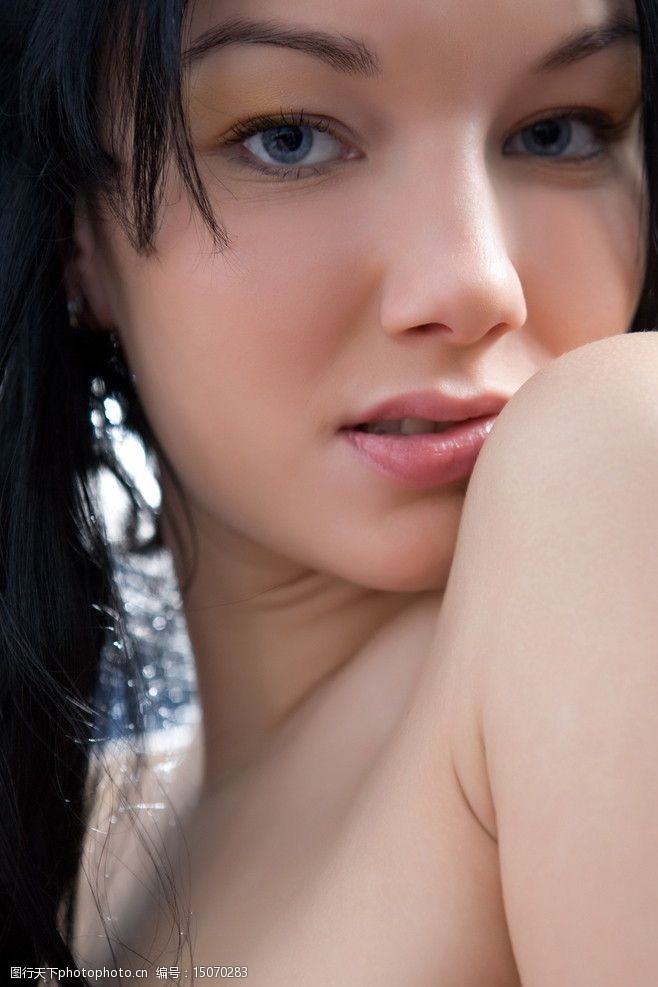 你们所有人的脸 视频缩略图