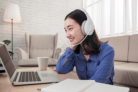 向阳处的她 视频缩略图