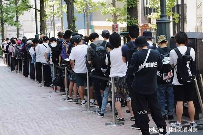 僵尸高校2 视频缩略图