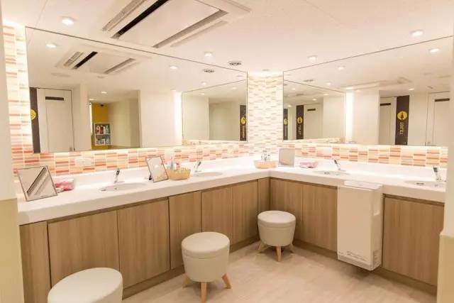 史酷比：重返僵尸岛 视频缩略图