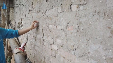 住货车的女士 视频主图