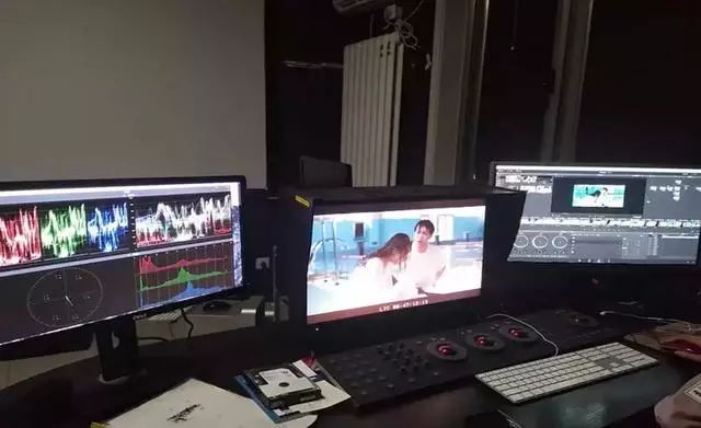 修剪草坪的小黄人 视频海报