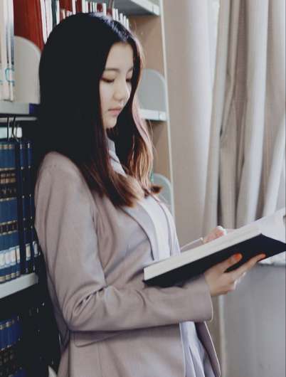 健听女孩 视频缩略图