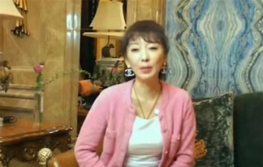 保姆的黑皮书 视频缩略图