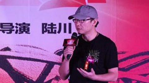 会长的贴身校花 视频主图