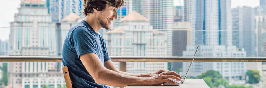 他的三个女儿 视频海报