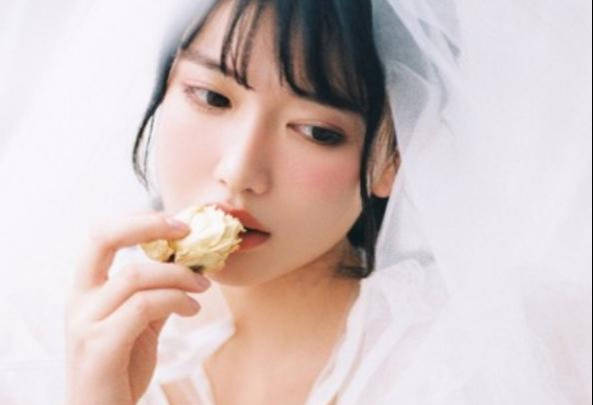 伊丽莎 施莱辛 不同的动物 视频缩略图