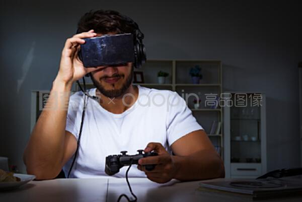 偷窥者 视频缩略图