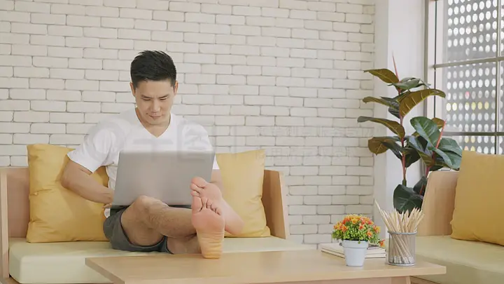 同学麦娜丝 视频缩略图