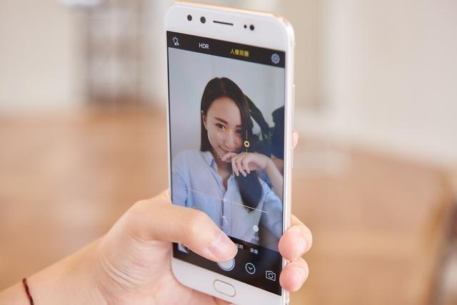 假装热情 视频缩略图