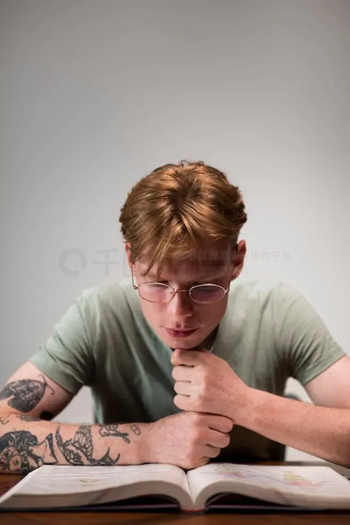 倔强的牛顿 视频缩略图