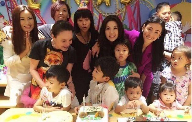 侏罗纪世界3 视频缩略图